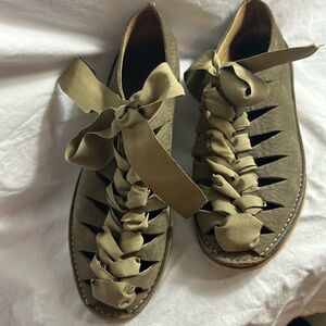 Frye Holly Nubuck Olive Sandal size 9B